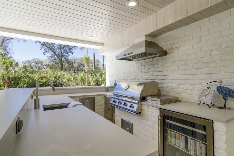 Outdoor Kitchen