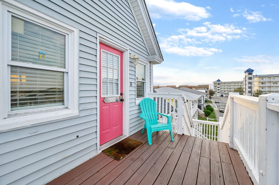 Enjoy the beautiful views from the front, entry patio of this 3rd floor condo