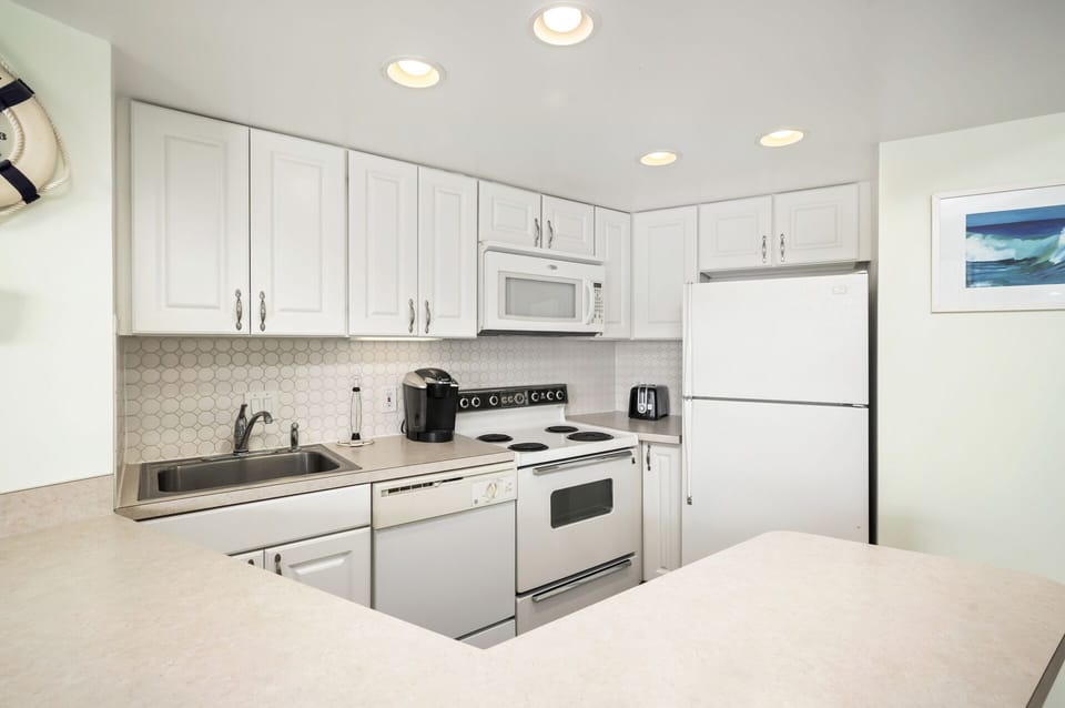 The Chef in your family will love this Light & Bright Kitchen.
