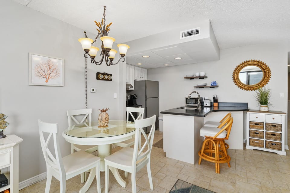Enough seating for the whole family to enjoy a homecooked meal!