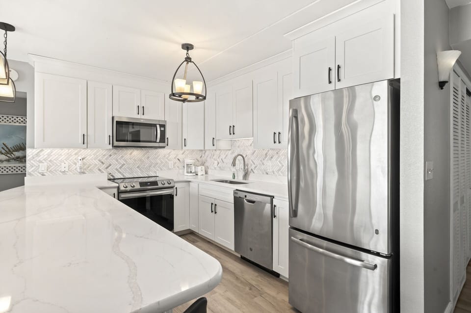 The Well-Stocked Kitchen has everything you'll need to make mealtime an Ocean Breeze!