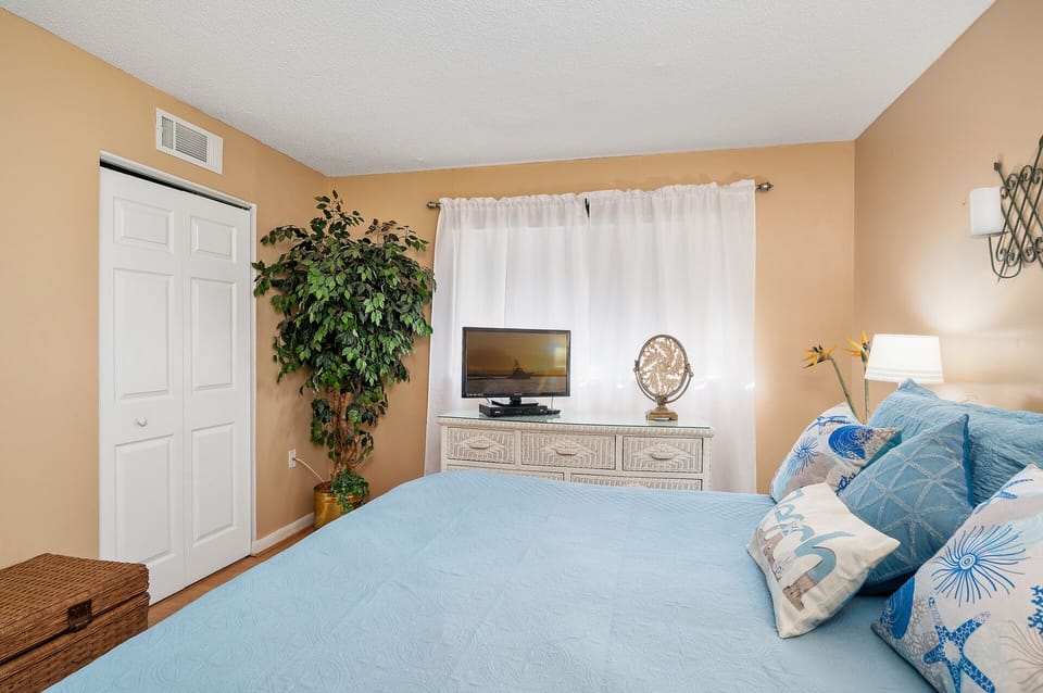 Relax after your Fun-Filled Beach Day & enjoy the Flat Screen TV.