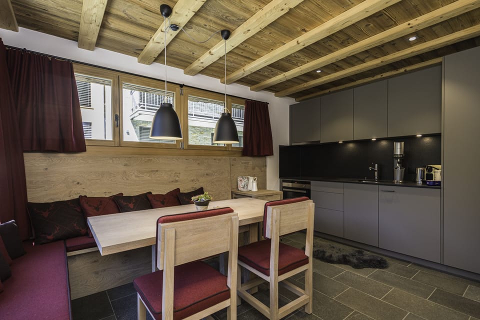 Romantic Chalet | Private kitchen | Fridge, oven, stovetop, coffee/tea maker