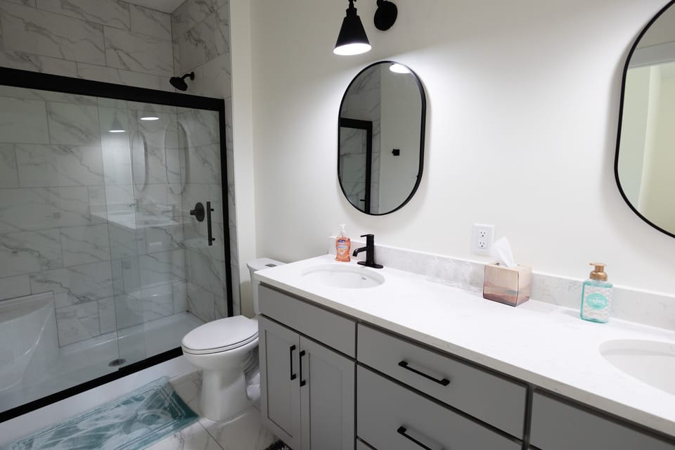 Master Bath, double sinks with walk-in shower 