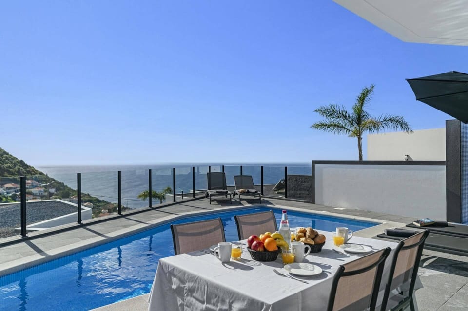 Villa Calheta Charm image