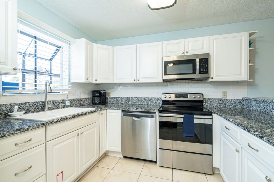 Full Kitchen