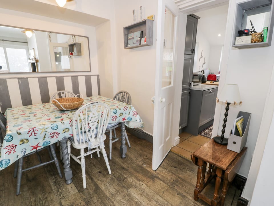 Cottage | Interior