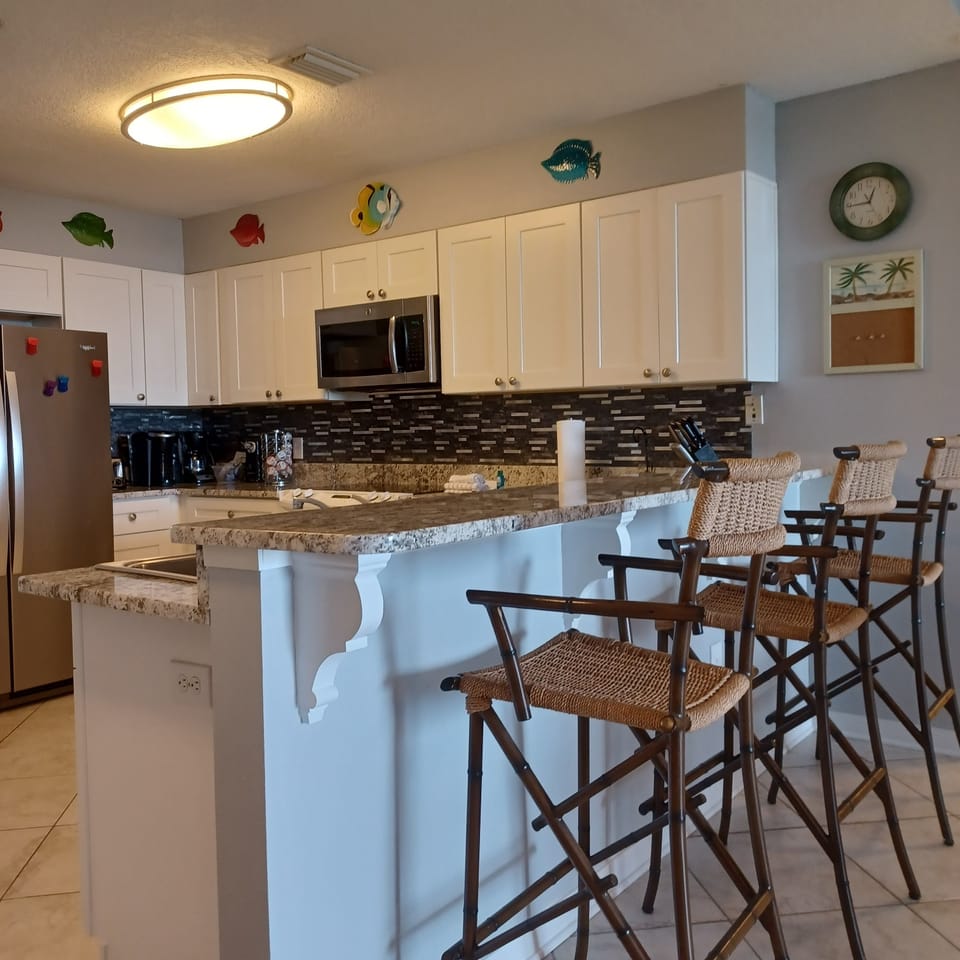 Relaxing chairs on the Island with great countertops