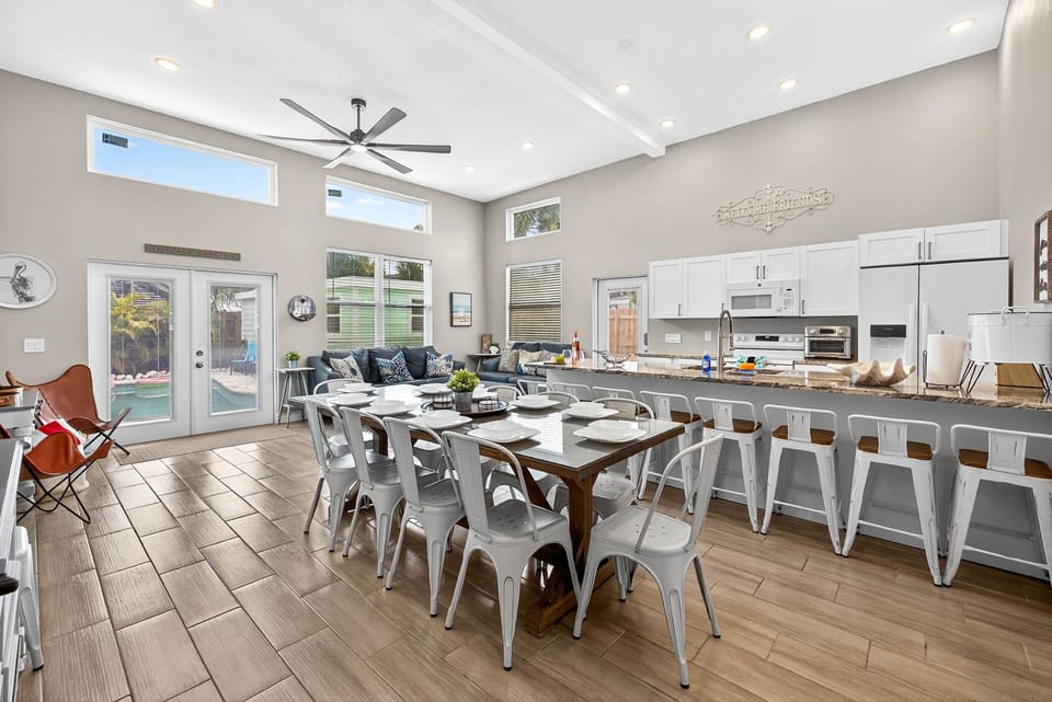 Dining area/ Open floor plan