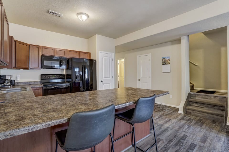 Bar-height countertop