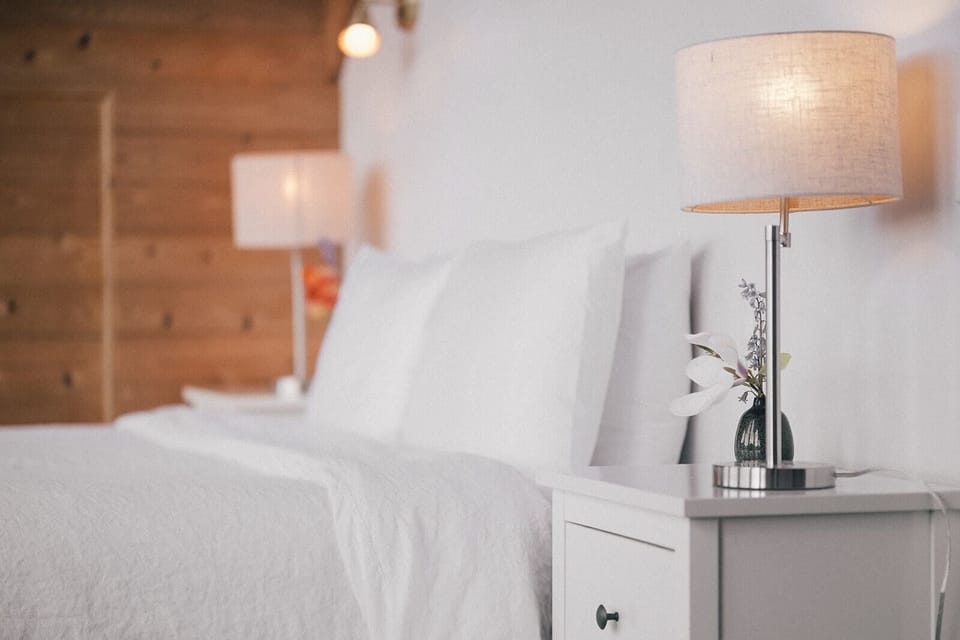 Deluxe Room, 1 King Bed | Premium bedding, free WiFi, bed sheets