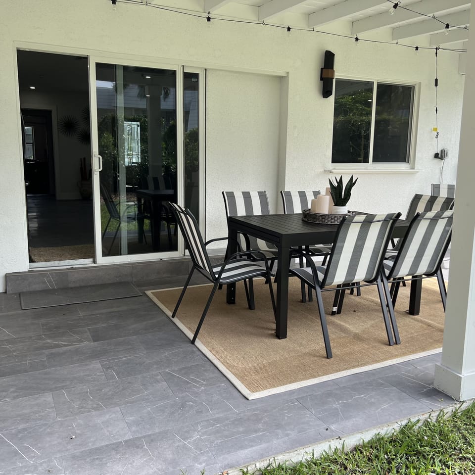 Outdoor dining