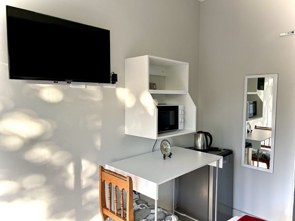 Desk, soundproofing, iron/ironing board, free WiFi