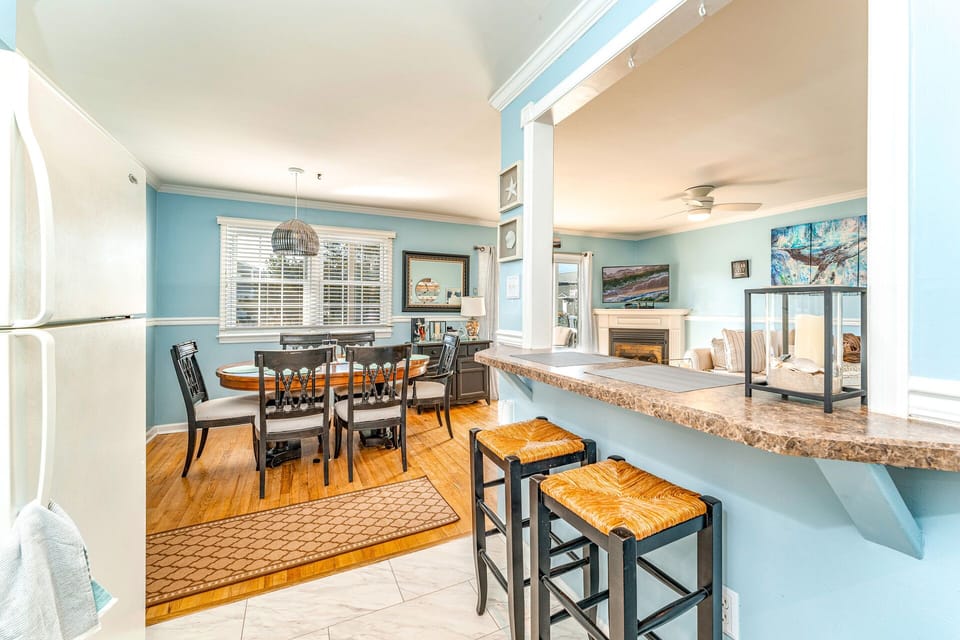 Dining ara which can sit six
