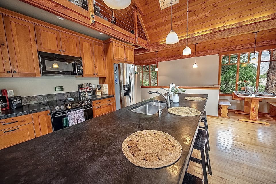 Well equipped kitchen with island