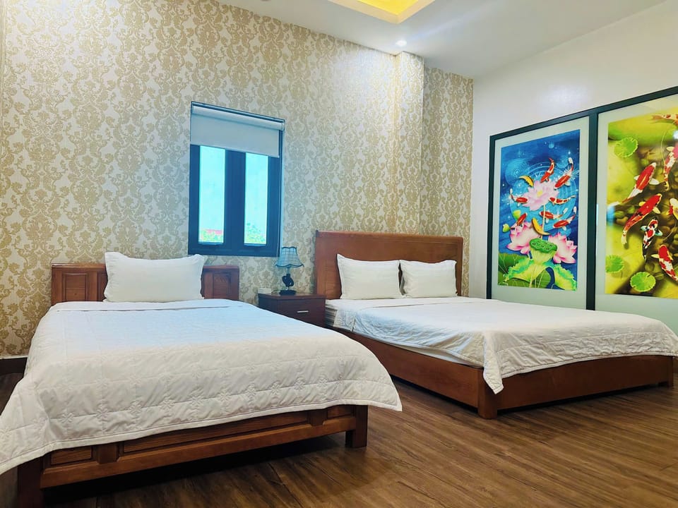 Premium bedding, individually decorated, desk, iron/ironing board