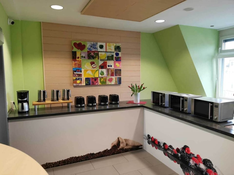 Standard Double or Twin Room, Non Smoking | Shared kitchen | Fridge, microwave, kitchen island