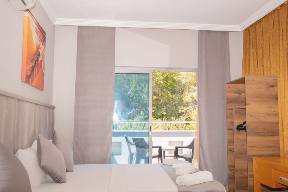 Premium bedding, in-room safe, soundproofing, iron/ironing board