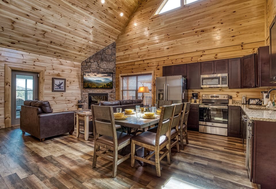 Smoky Mountain Cabin with Pool - "Blue Bear Splash" - Dining area, kitchen, and living room
