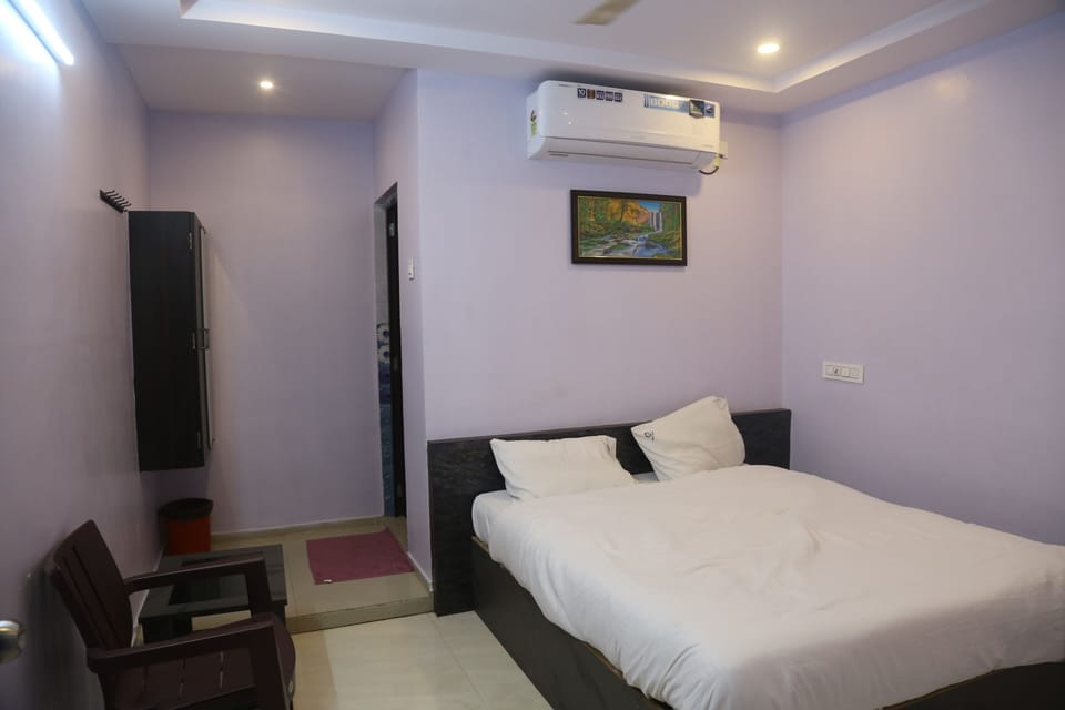 Deluxe Double Room | Egyptian cotton sheets, premium bedding, soundproofing, free WiFi