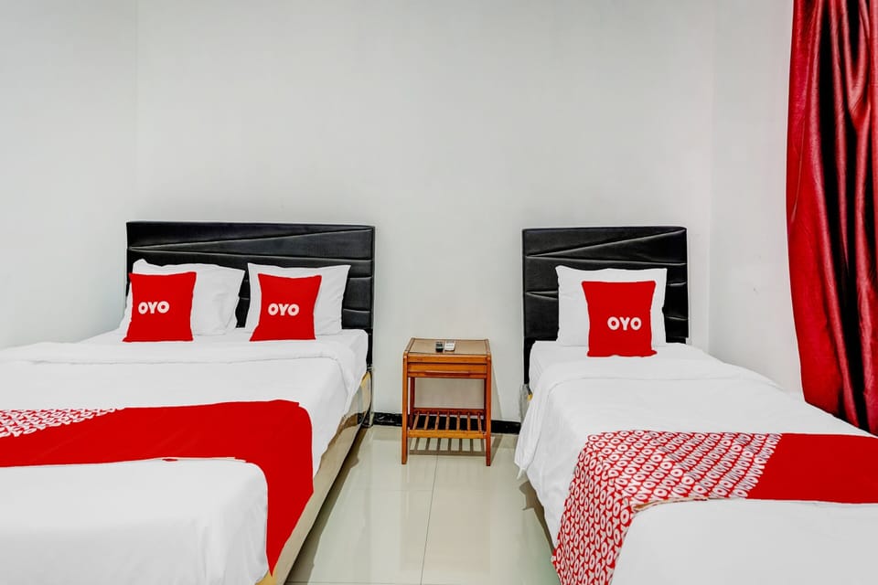 Family Room | Desk, free WiFi, bed sheets
