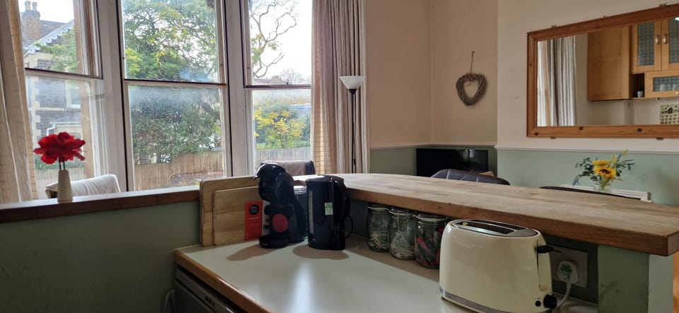 Classic Apartment, Private Bathroom | Shared kitchen