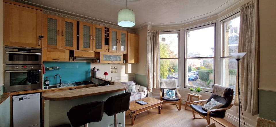 Classic Apartment, Private Bathroom | Lounge