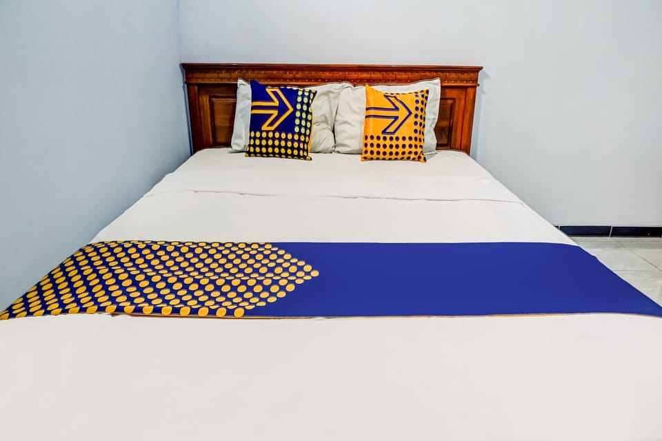 Basic Double Room | Desk, laptop workspace, free WiFi, bed sheets
