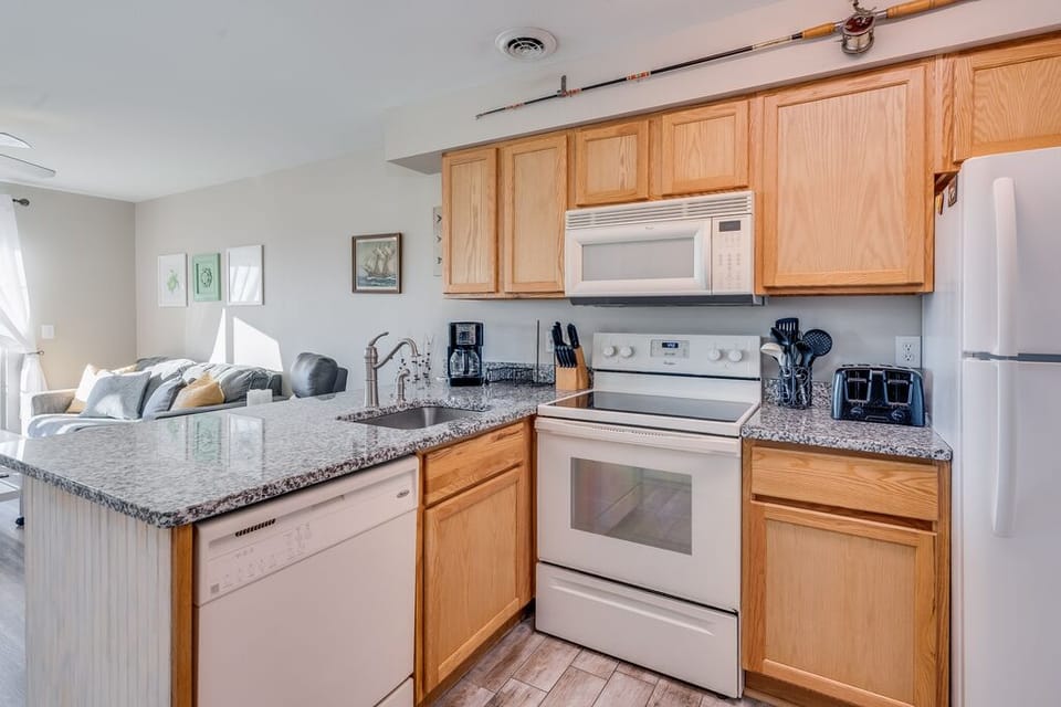 The well equipped kitchen will make meals in a breeze whether it's making sandwiches for the beach or a nice dinner in