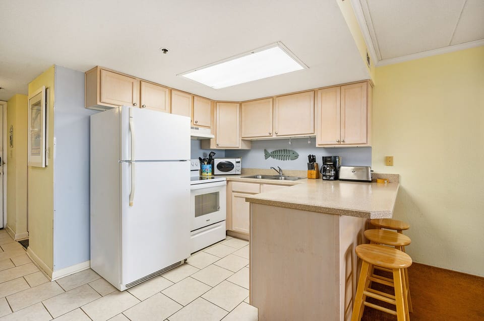 Make Family Meal time a breeze with the full size, open kitchen!