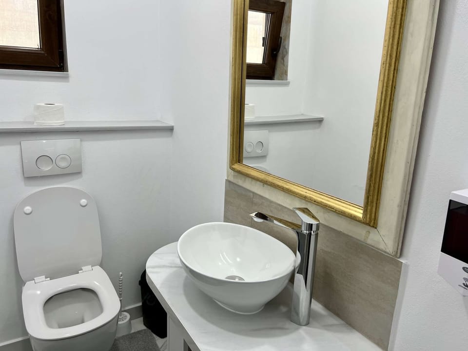 5. Standard room with lake view