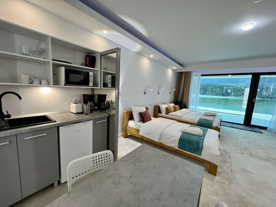7. Standard room with lake view