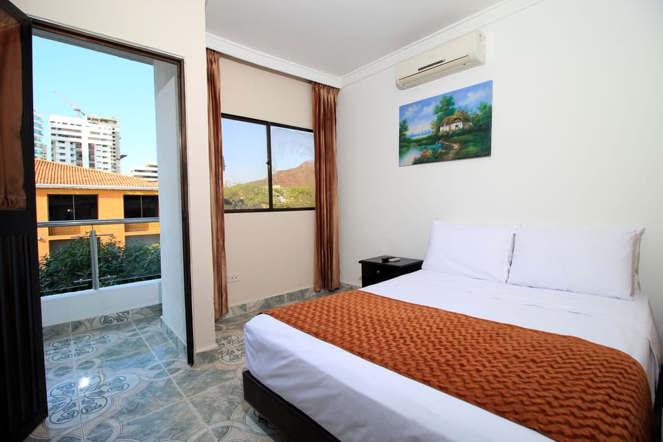Double Room | Hypo-allergenic bedding available, in-room safe