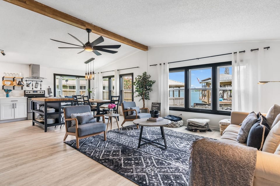 Welcome!  Fantastic lake front with great swimming and fishing outback.