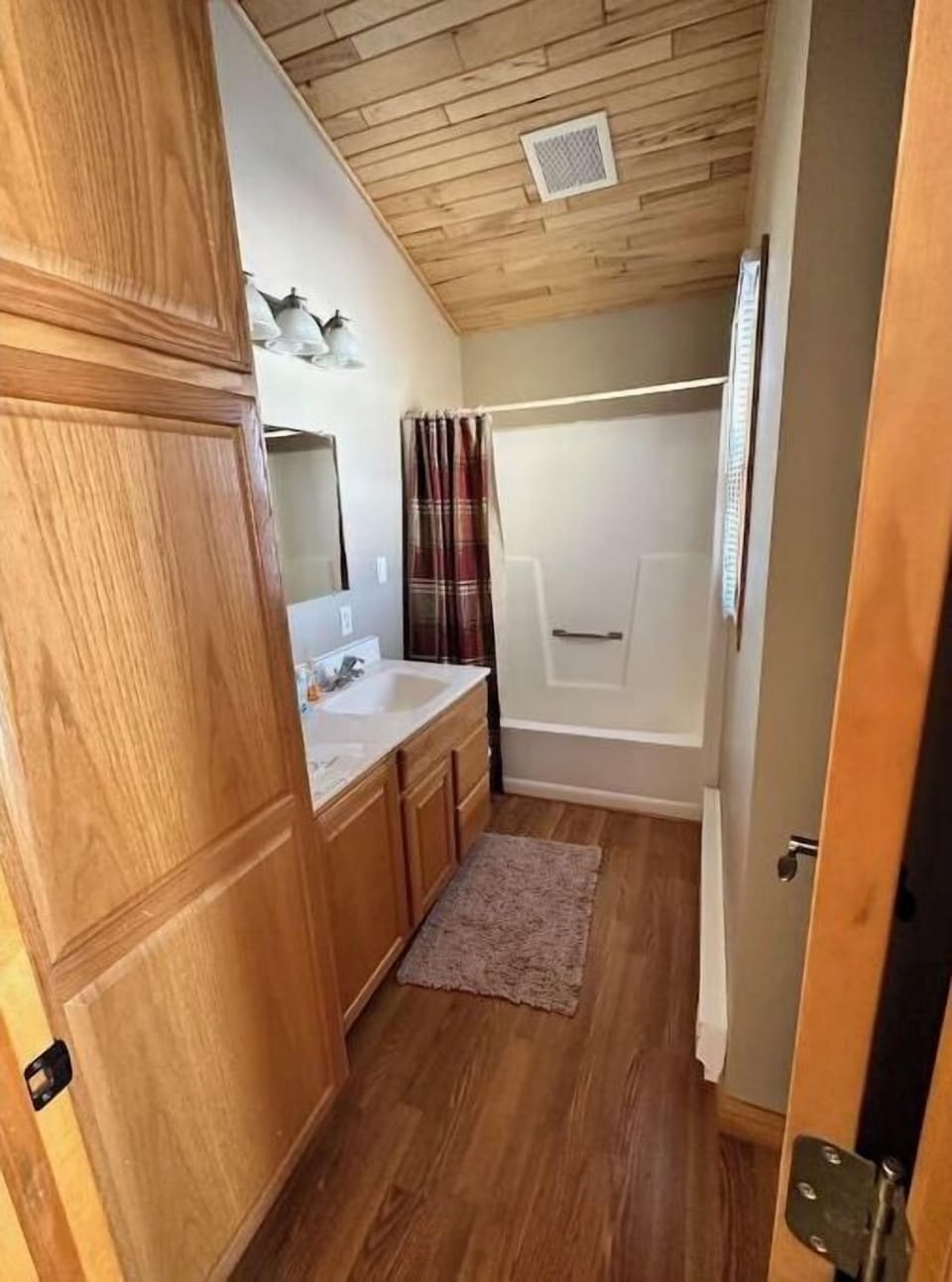 Upper master bath