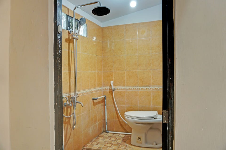 Shower, towels