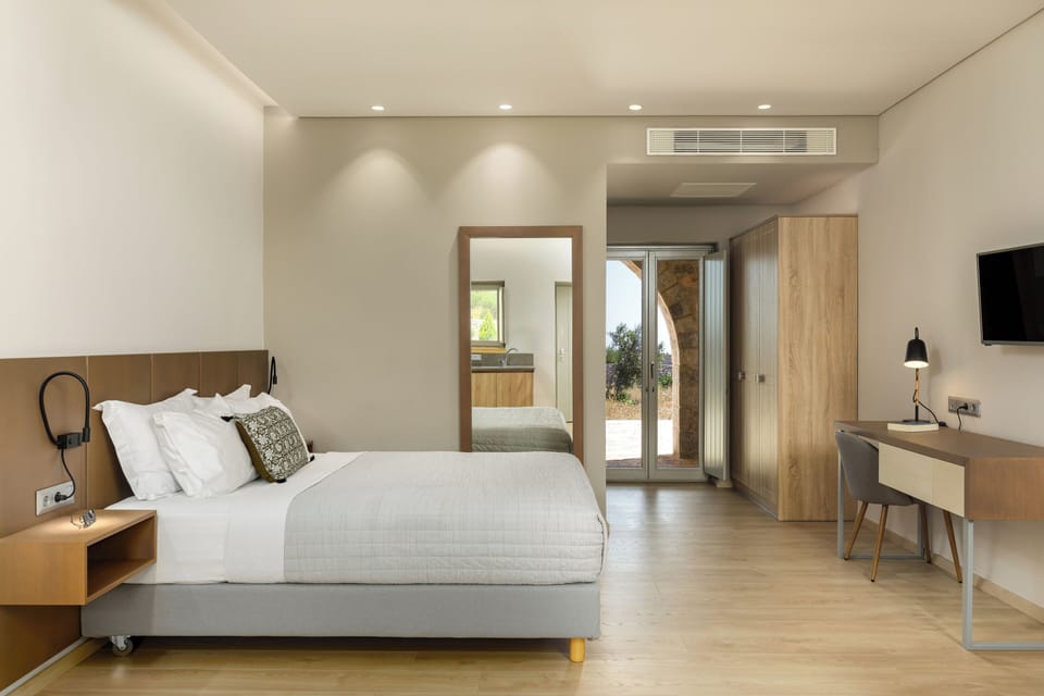 Premium bedding, soundproofing, free cribs/infant beds, free WiFi