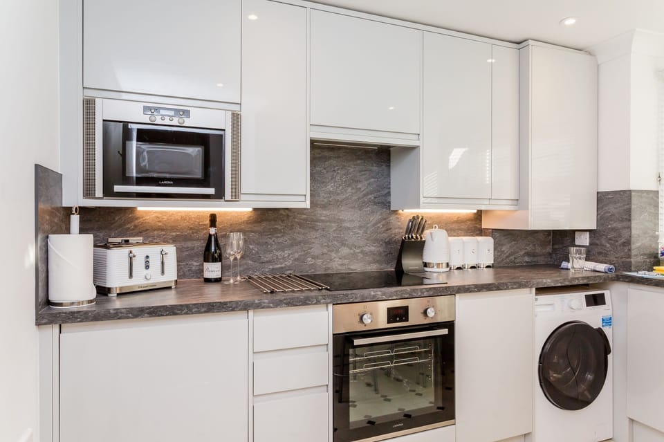 Family House | Private kitchen | Fridge, microwave, oven, stovetop