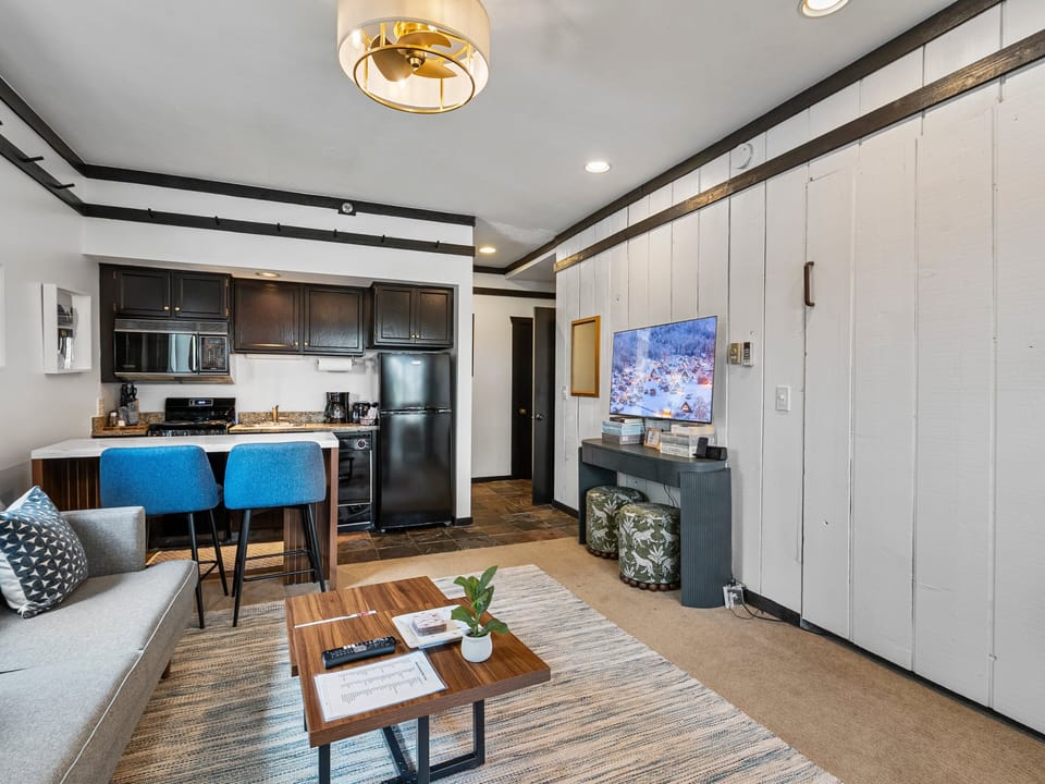 Kitchen / Dining
