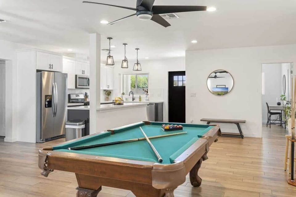 9-web-or-mls-4025-n-8th-ave