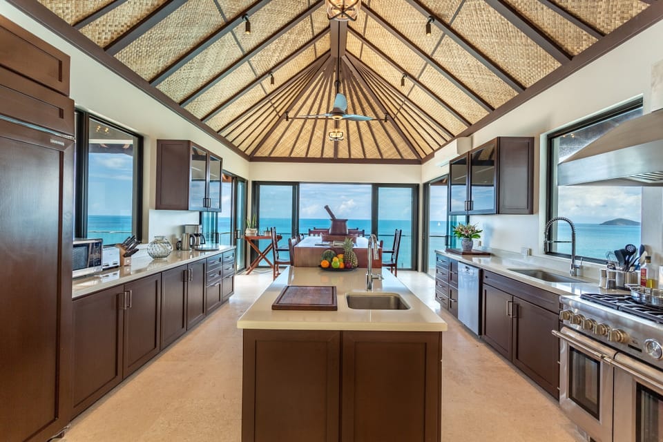 Villa (M&M Cooper) | Private kitchen | Cookware/dishes/utensils