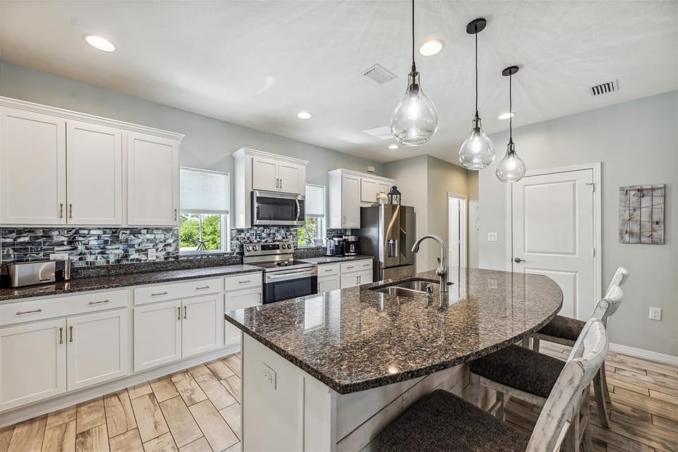 Key Breezes main level-kitchen 18a3833