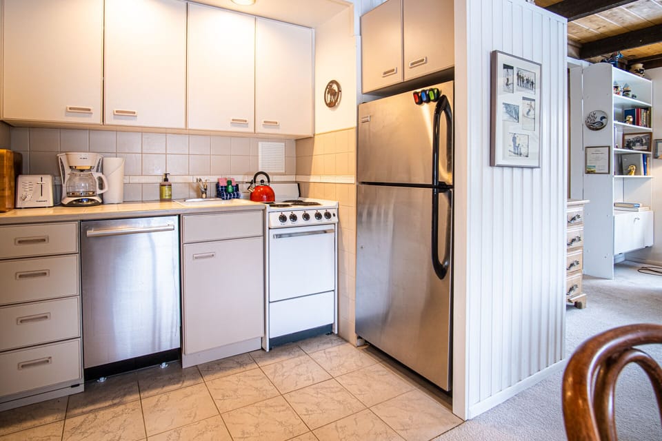 Compact, Fully-Equipped Kitchen