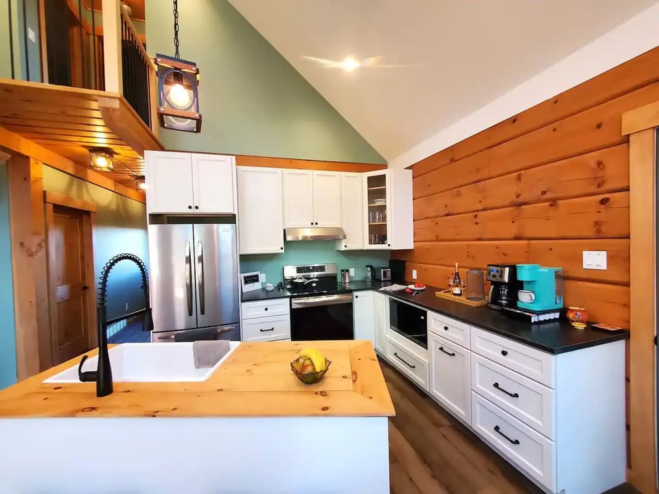 Kitchen Main Floor 