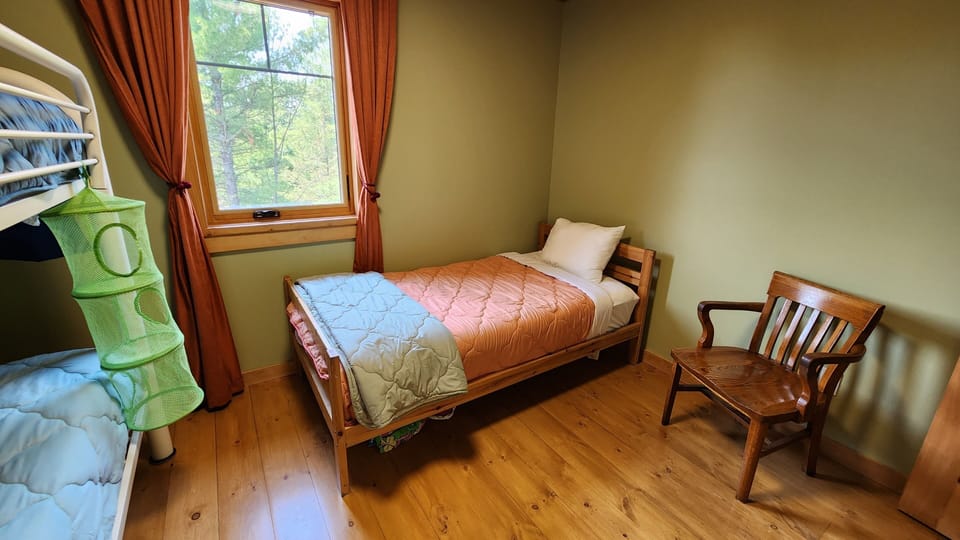 Bunk room 2nd floor 
