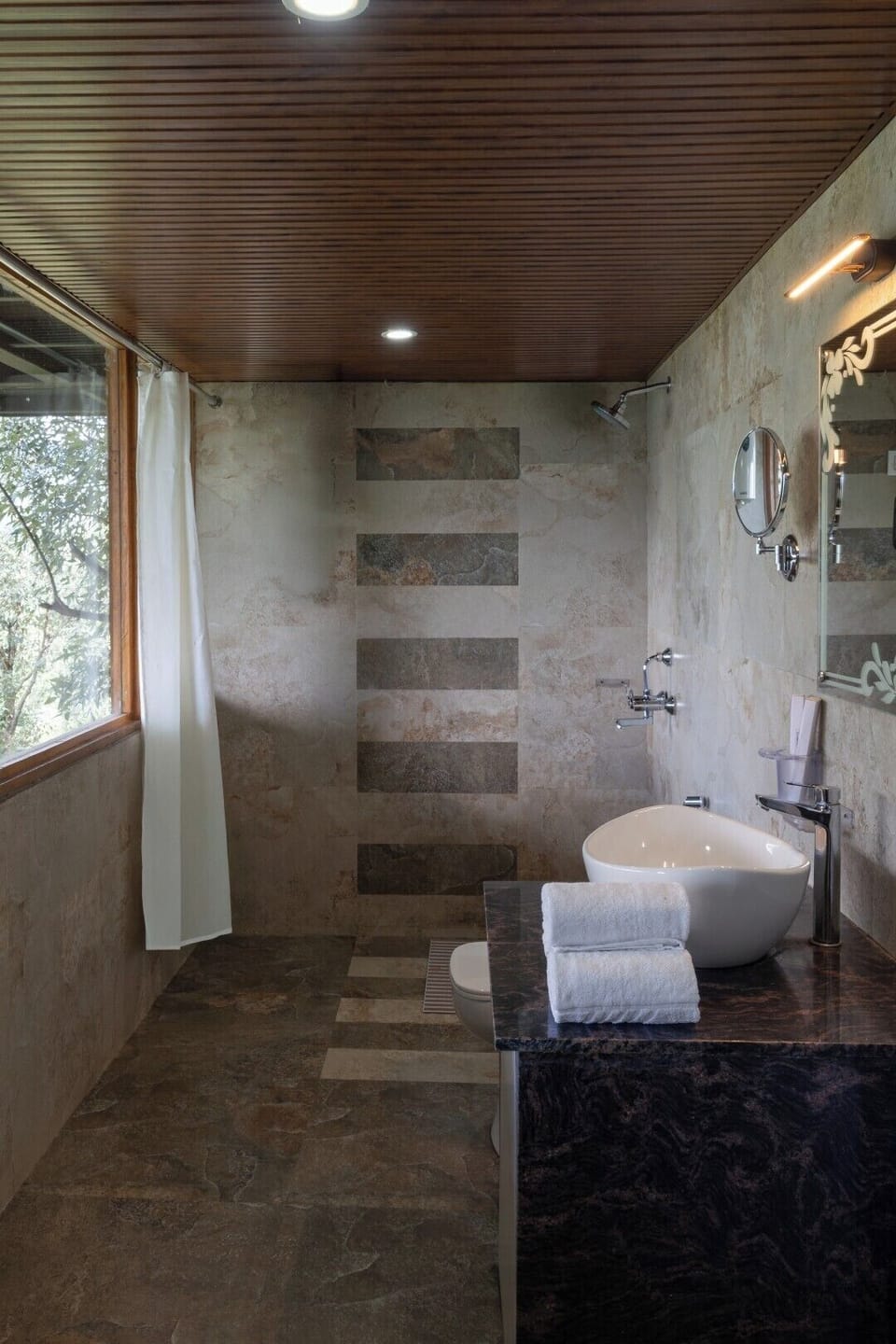 Mountain View Tree House with Balcony | Bathroom | Shower, free toiletries, towels, soap