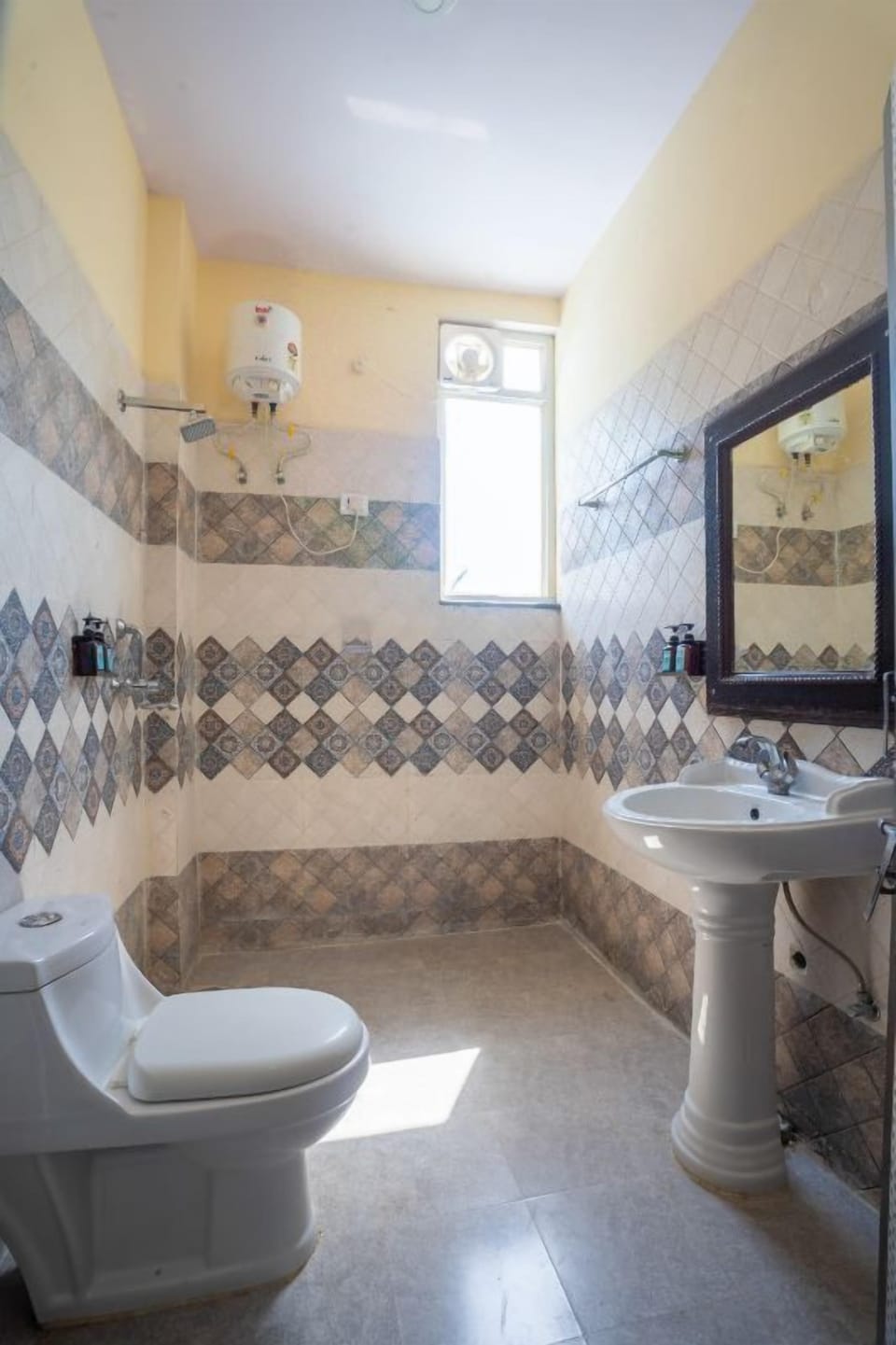 Premium Room | Bathroom | Slippers, towels
