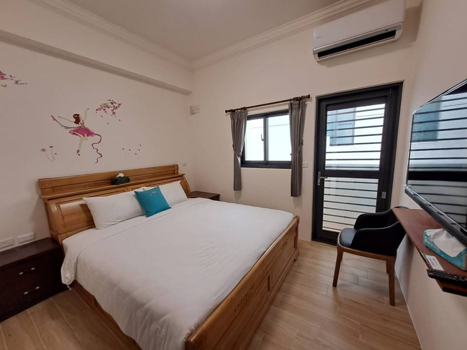 Comfort Double Room | Free WiFi, bed sheets