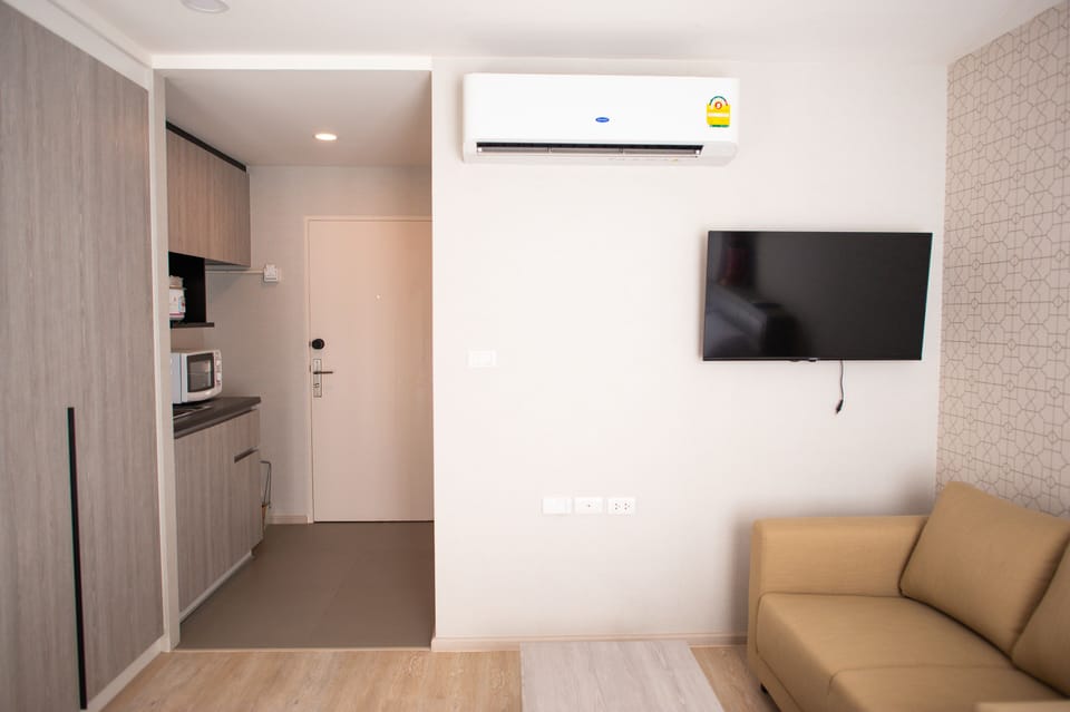 Business Apartment, 1 Queen Bed, Non Smoking, Courtyard View | 1 bedroom, free WiFi, wheelchair access