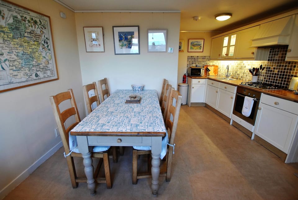 Sociable kitchen dining area